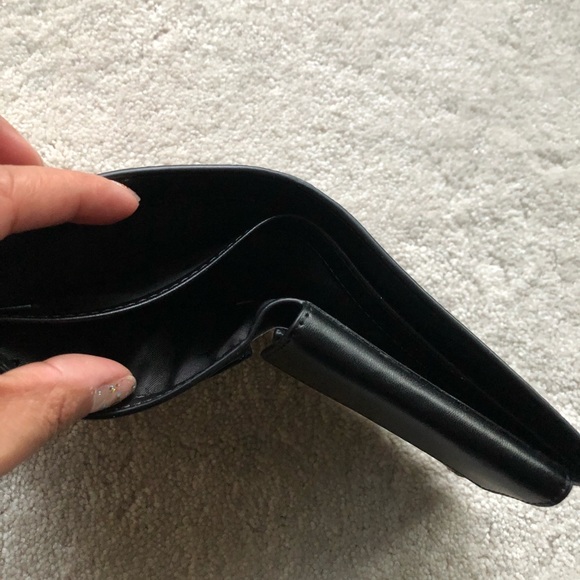 Michael Kors Cooper Wallet - Picture 4 of 5